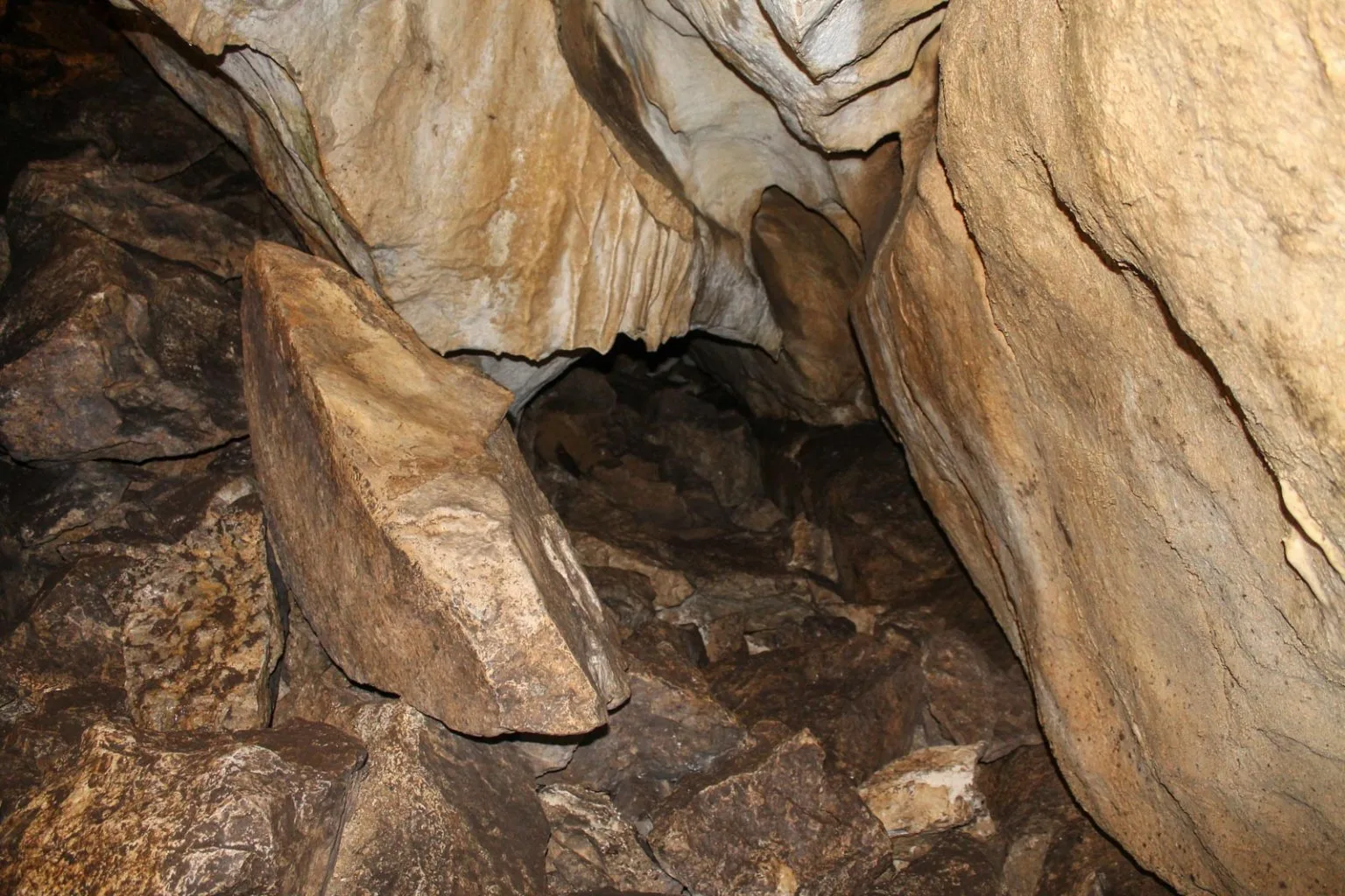 Jaskyna Mrozna, Koscieliska dolina