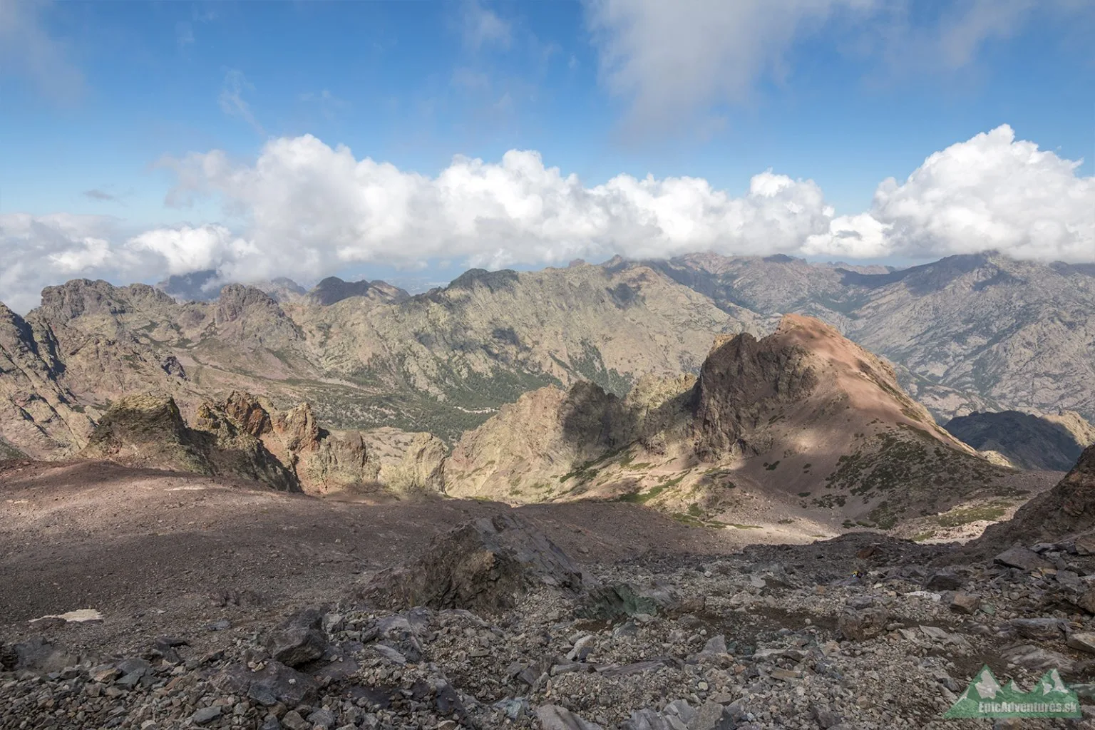 Cestou na Monte Cinto