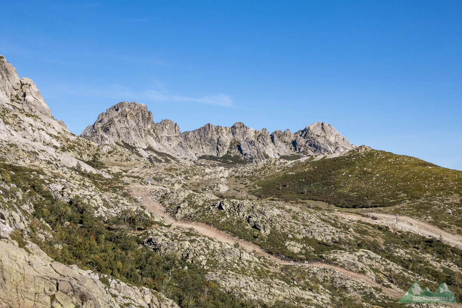 Výhľad na lyžiarske stredisko Station de Ski Ghisoni Capanelle