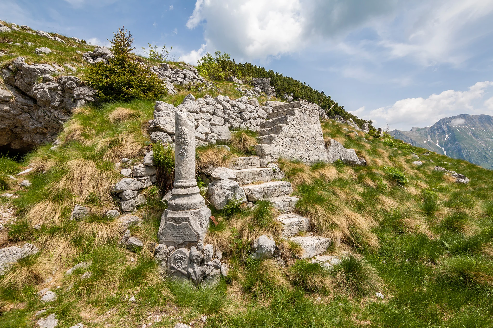 Najviditeľnejšie pozostatky opevnenia, ktoré sa nenachádzajú v podzemí